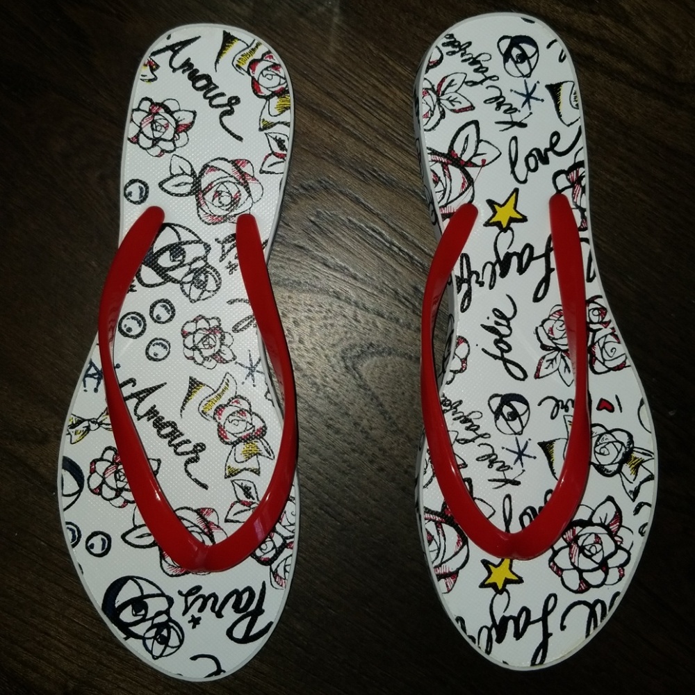 New Karl Lagerfeld Paris Farah Red Eva Flip Flop - Picture 2 of 8